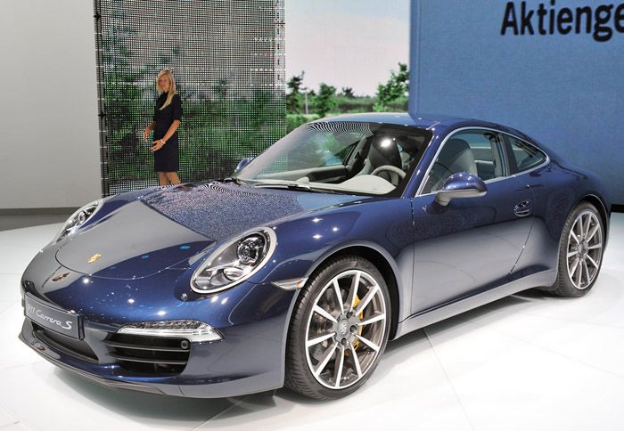 Η νέα Porsche 911 δεν πρόλαβε να λανσαριστεί στη Φρανκφούρτη και κατάφερε να κάνει ήδη την προηγούμενη να ξεχαστεί...